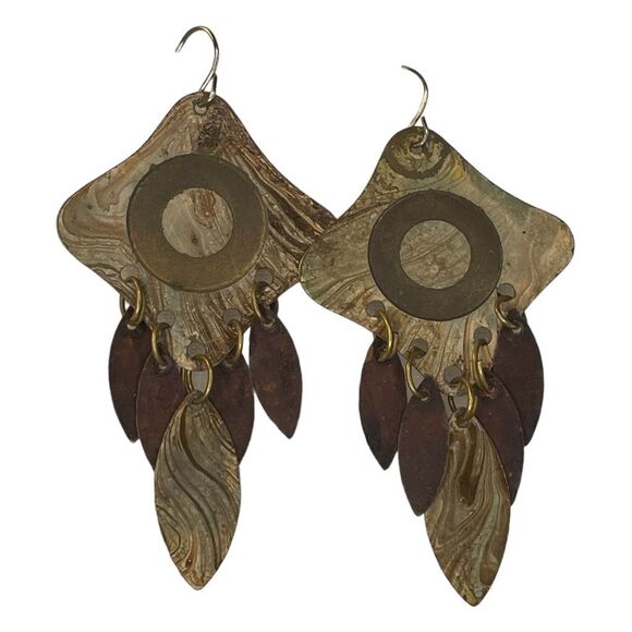 Vintage 90s Painted Metal Earrings Tan Gold Gray Dangle Pierced Tribal Boho - Picture 1 of 3